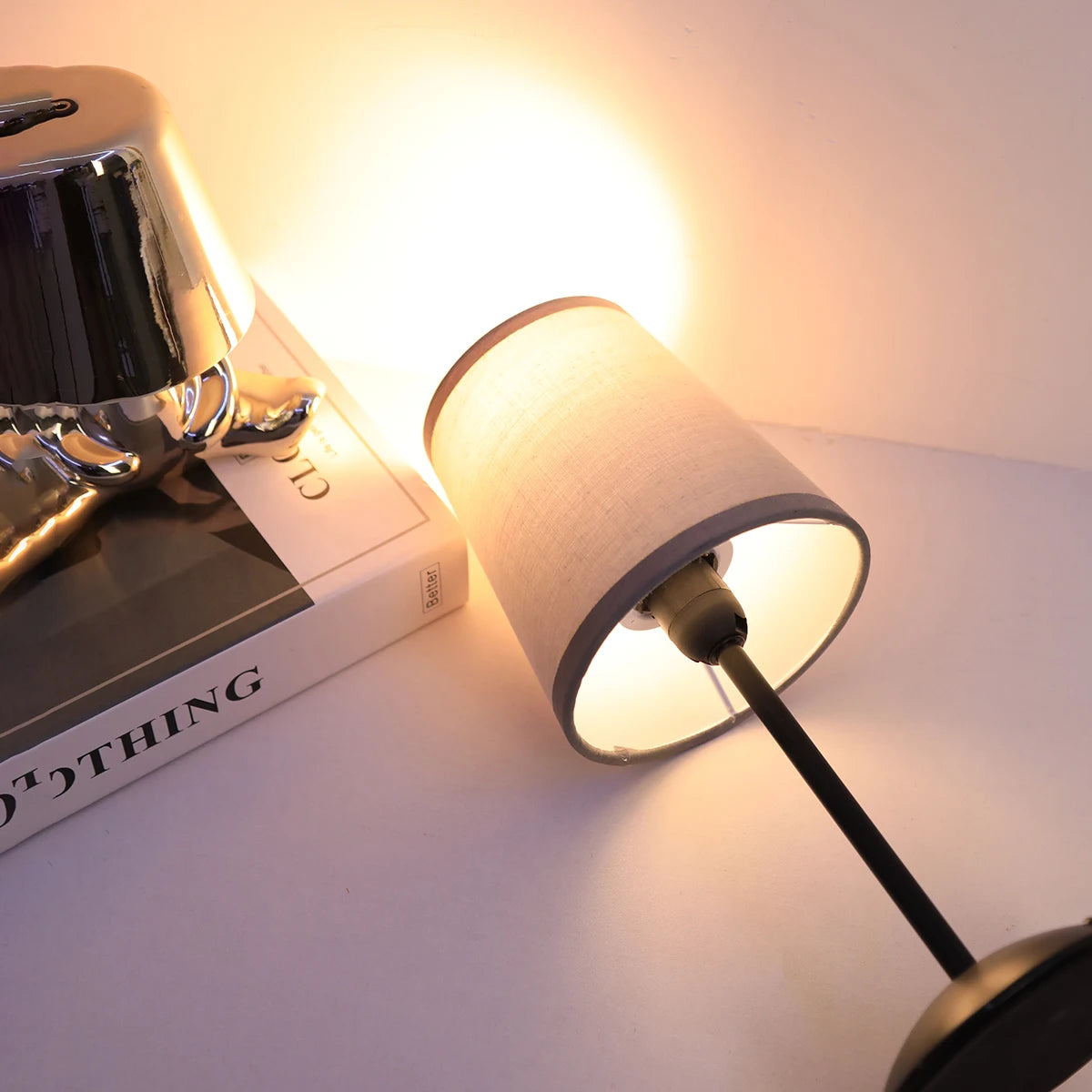 Modern minimalist and aesthetically pleasing fabric table lamp, single color warm light LED home decoration lighting table lamp